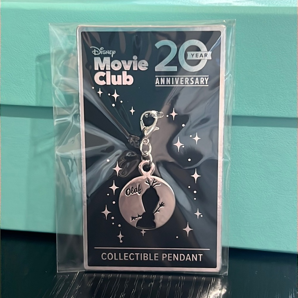 Olaf Collectible Disney Movie Club 20th Anniversary Pendant